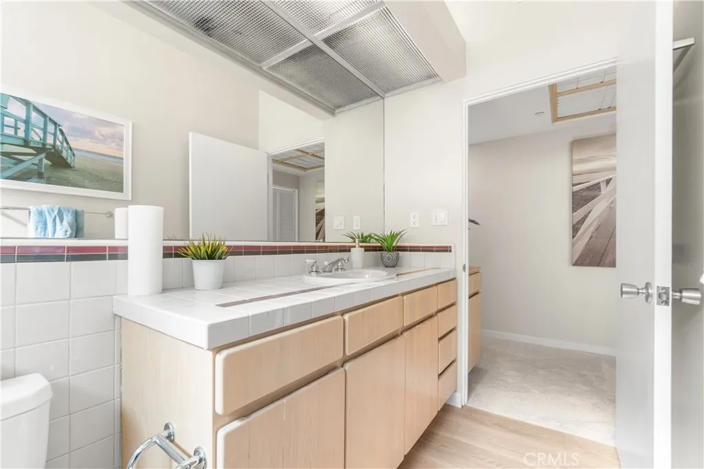 1927 Glendon 301, Los Angeles, California 90025 home-pic-26